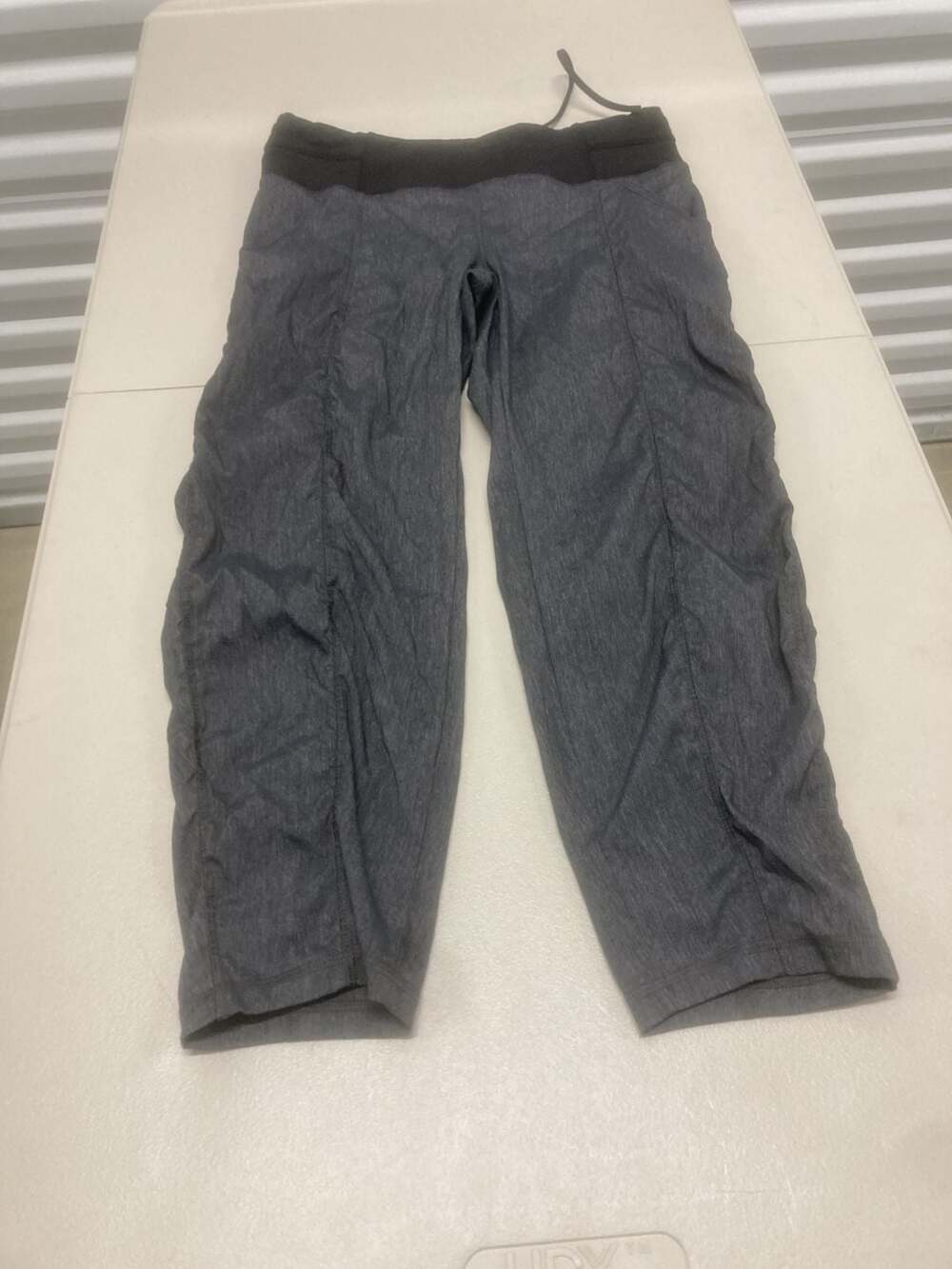 Lucy Women's Athletic Heather Gray Cropped Performance Pants